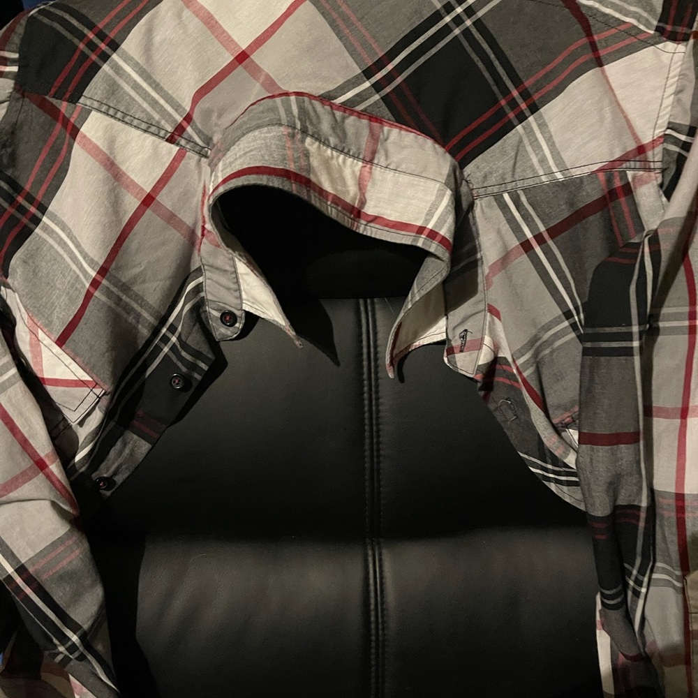 6 button downs - Picture 6 of 12